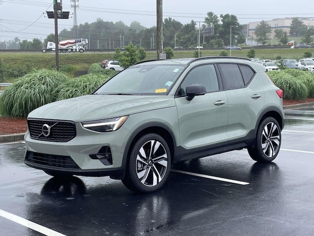 2025 Volvo XC40