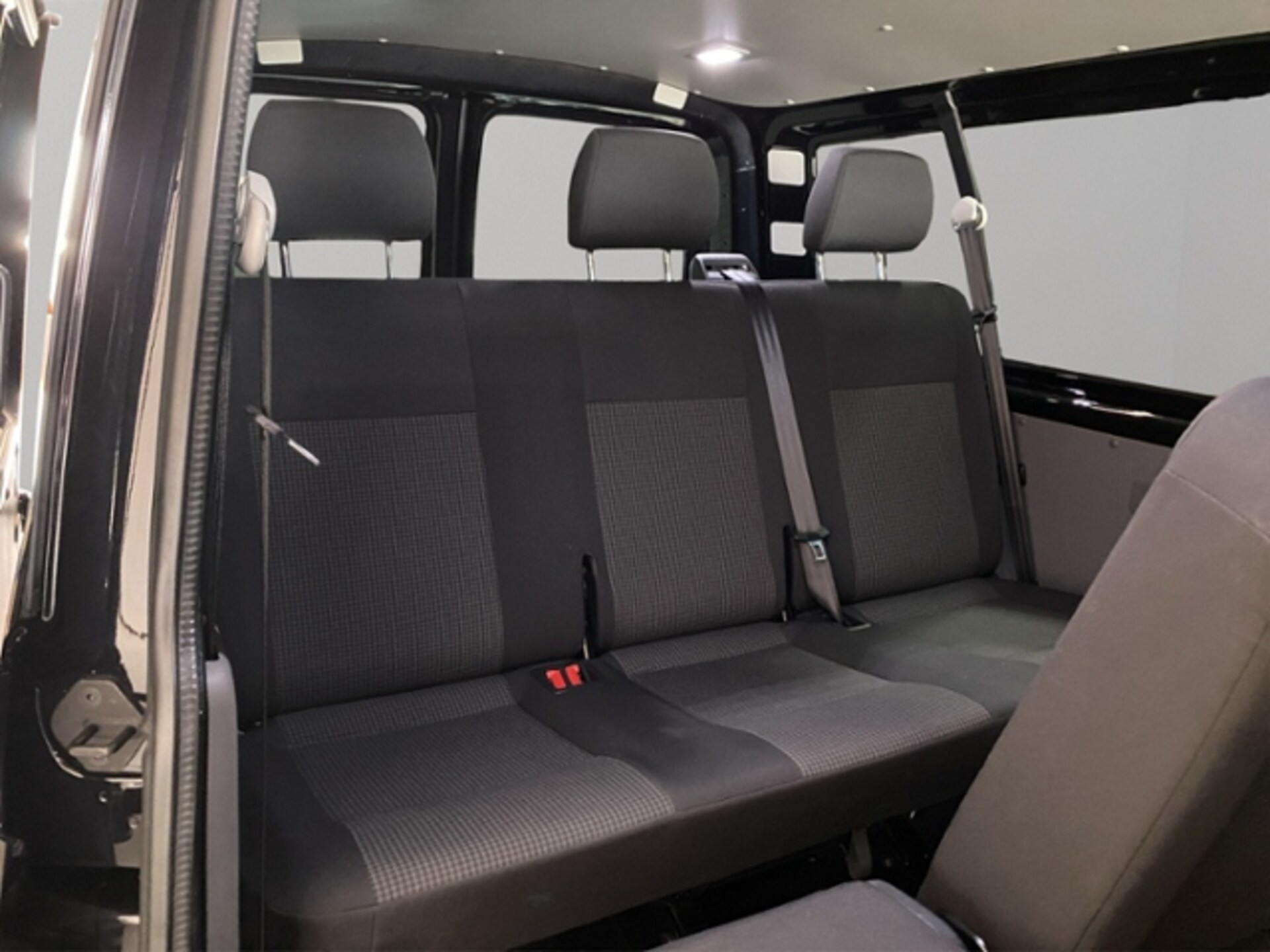 Volkswagen T6.1 Transporter Kombi langer Radstand
