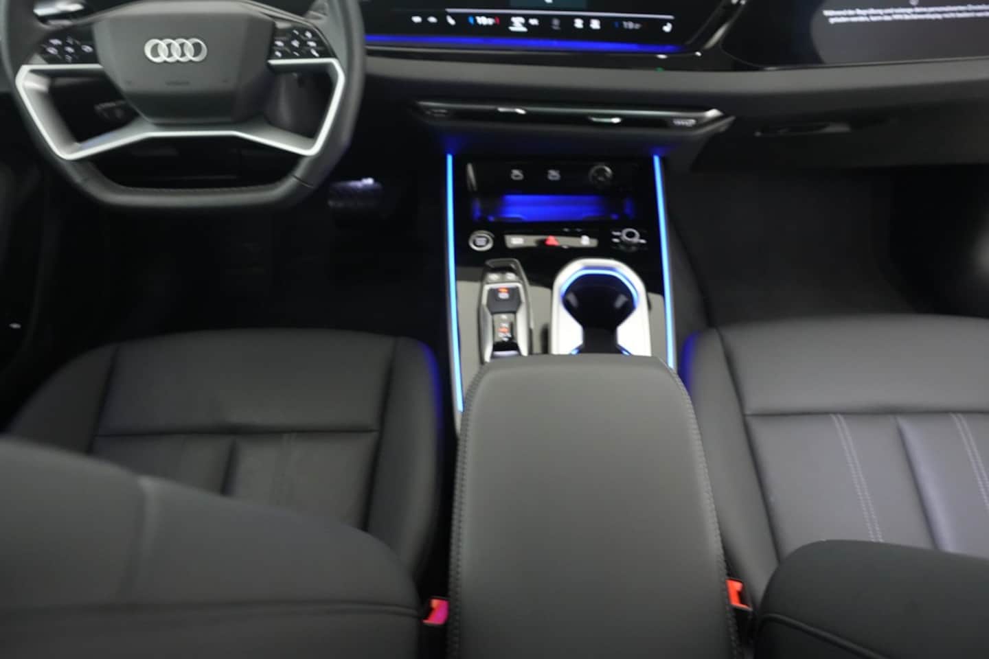 Bild über Audi A6 Avant TDI 150 kW S tronic - für weitere Informationen kontaktieren Sie den Audi Partner