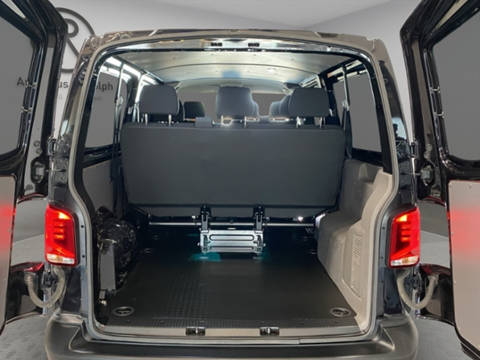 Volkswagen T6.1 Transporter Kombi langer Radstand