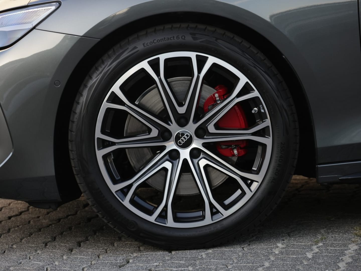 Bild über Audi A6 Avant TDI quattro 150 kW S tronic - für weitere Informationen kontaktieren Sie den Audi Partner