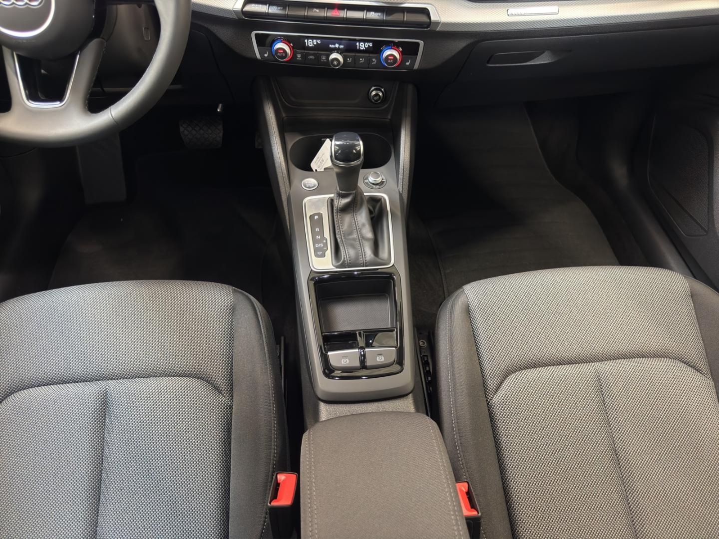 Bild über Audi Q2 S line 35 TFSI S tronic - für weitere Informationen kontaktieren Sie den Audi Partner