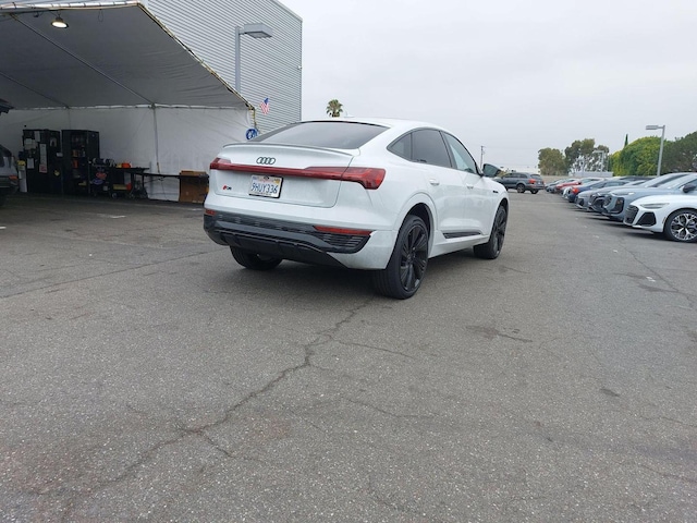 2024 Audi Q8 Sportback e-tron