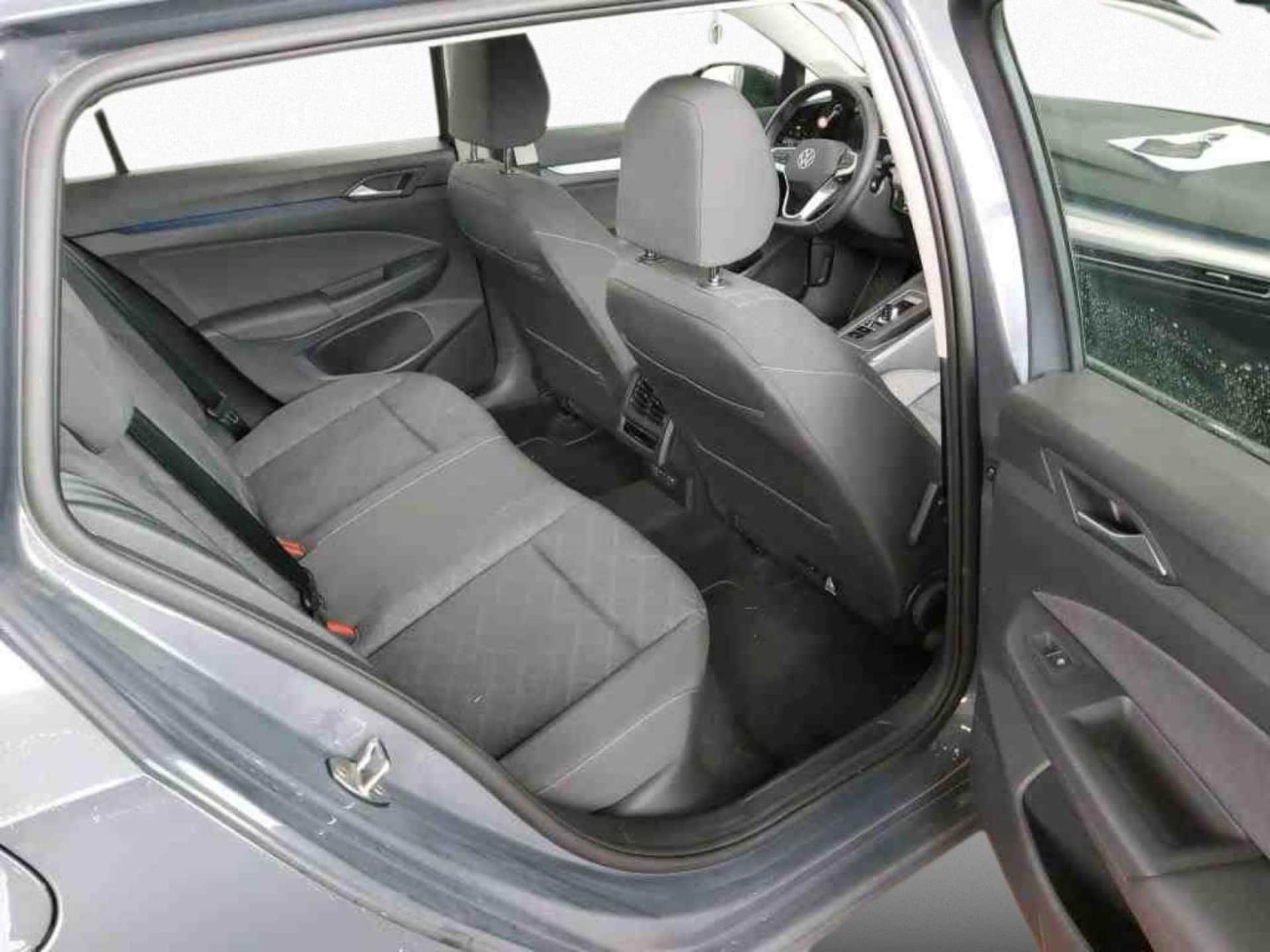 Volkswagen Golf Variant Life