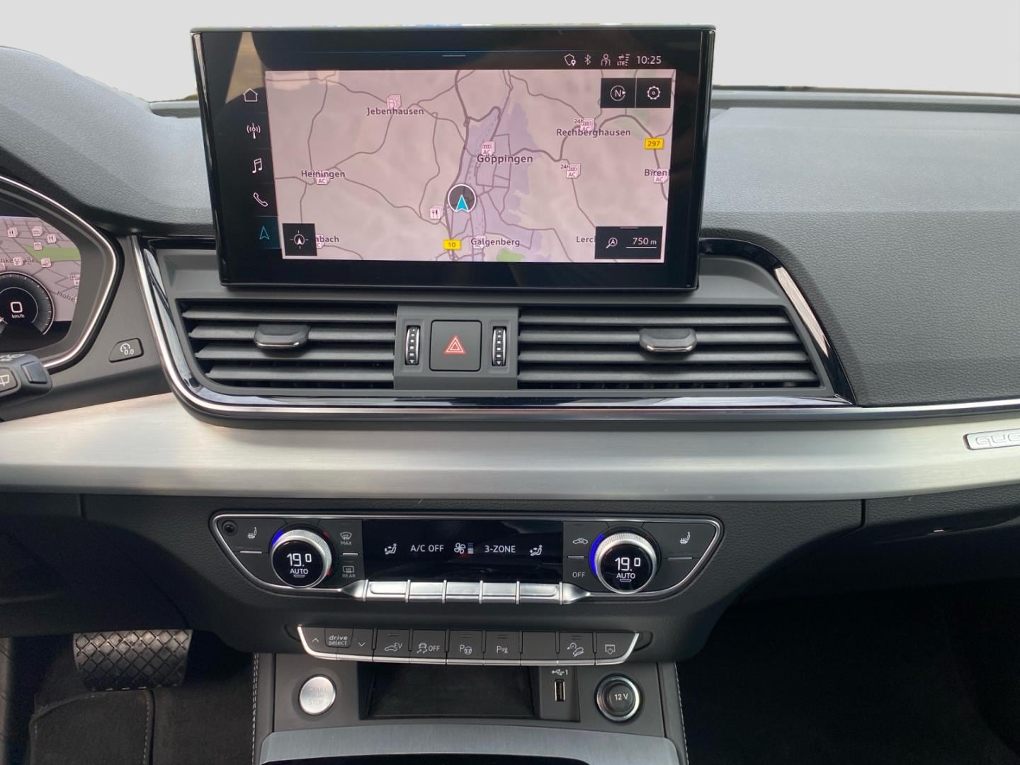 Bild über Audi Q5 TFSI e S line 50 TFSI e quattro S tronic - für weitere Informationen kontaktieren Sie den Audi Partner