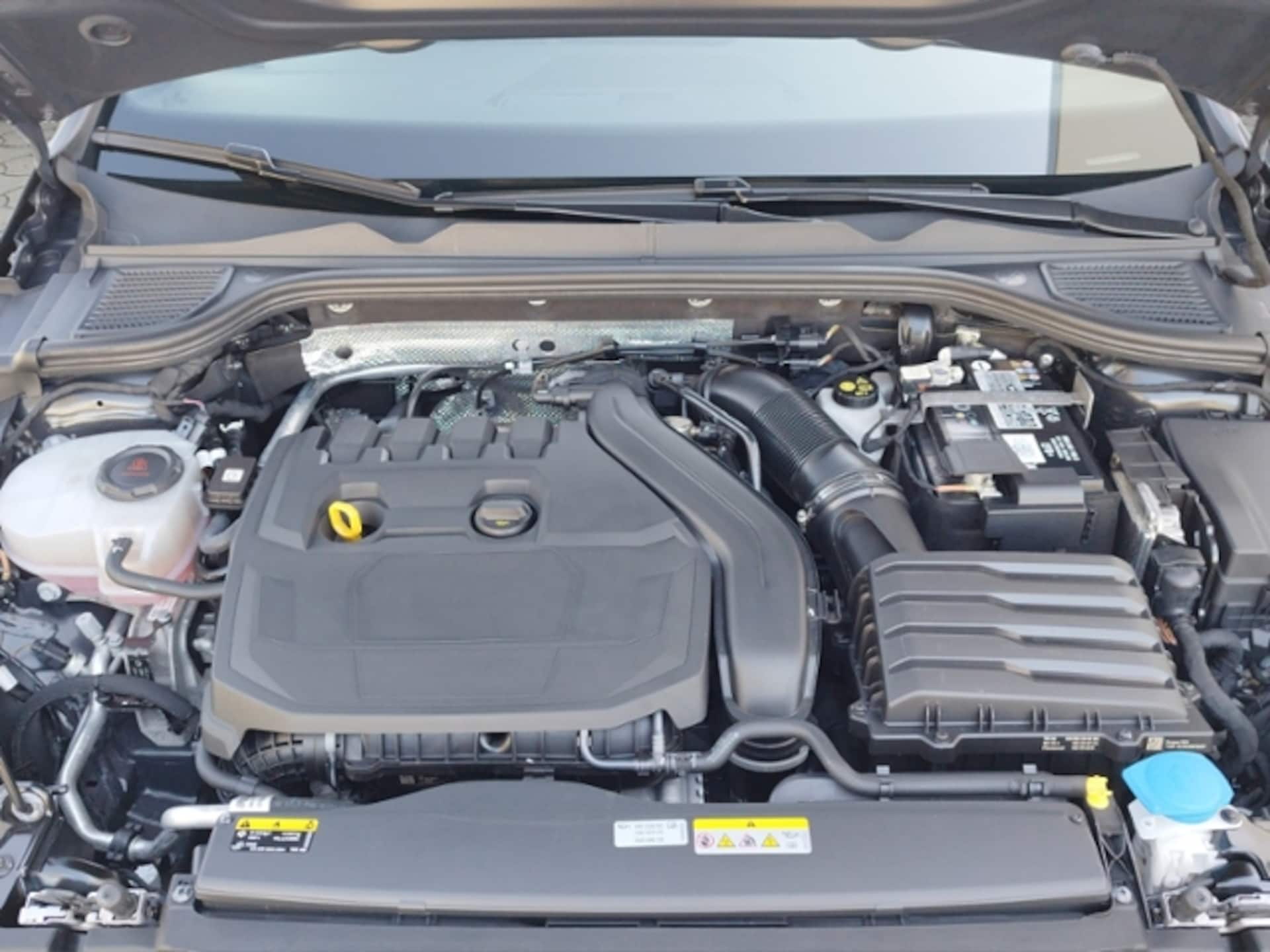Volkswagen Golf Variant R-Line