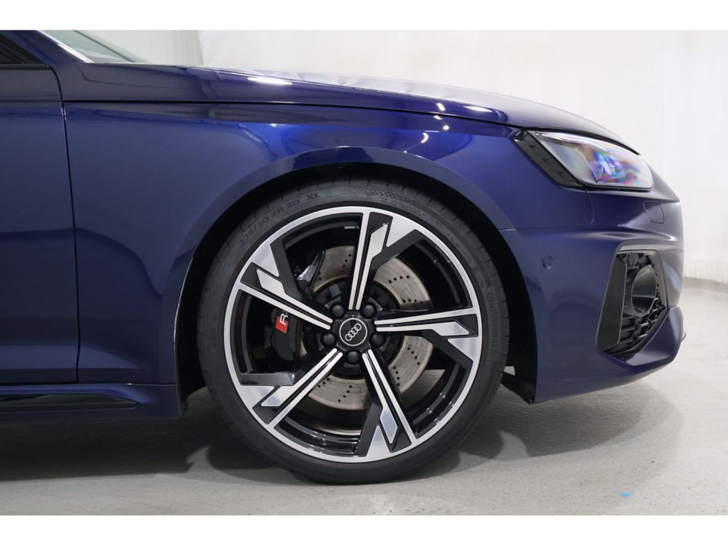 Bild über Audi RS 4 Avant TFSI quattro tiptronic - für weitere Informationen kontaktieren Sie den Audi Partner