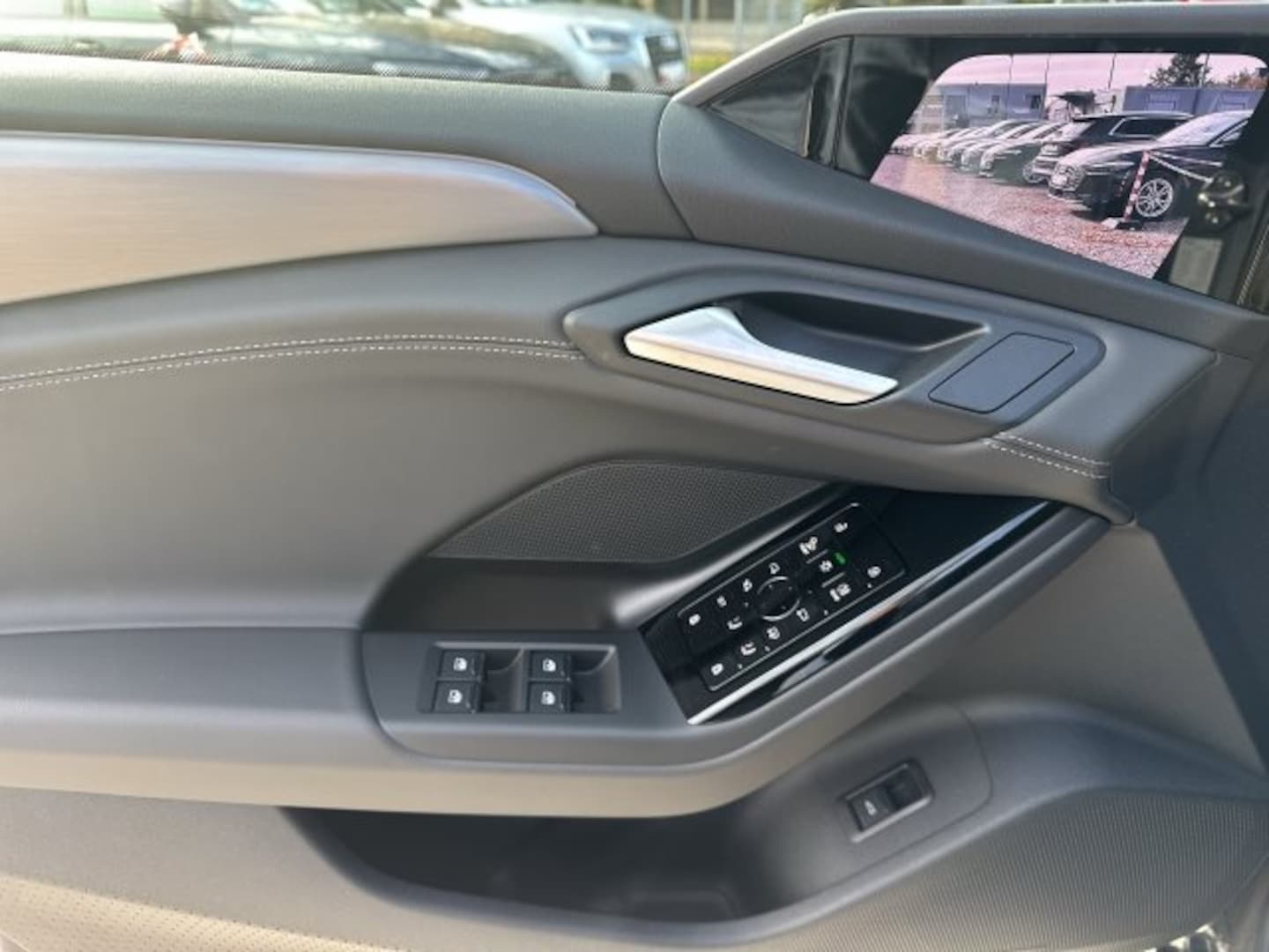 Bild über Audi A6 Avant e-tron e-tron quattro - für weitere Informationen kontaktieren Sie den Audi Partner