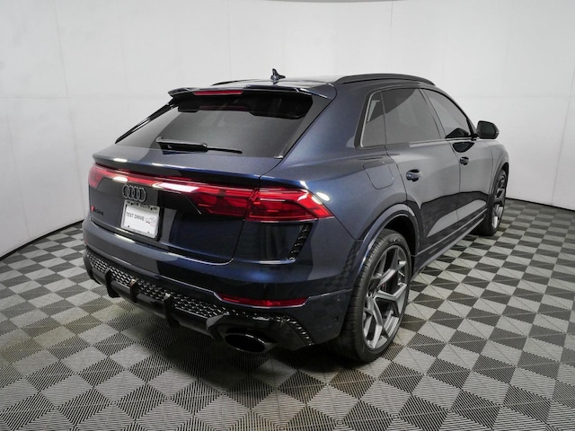 2025 Audi RS Q8 SUV performance