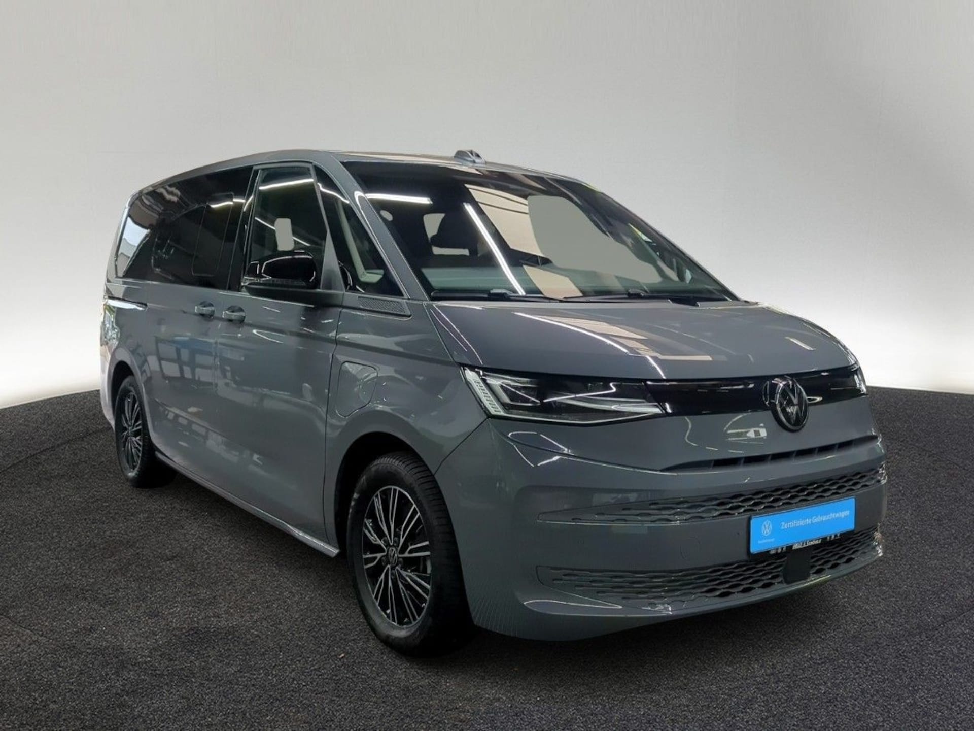 Volkswagen Multivan Langversion Basis-Modell