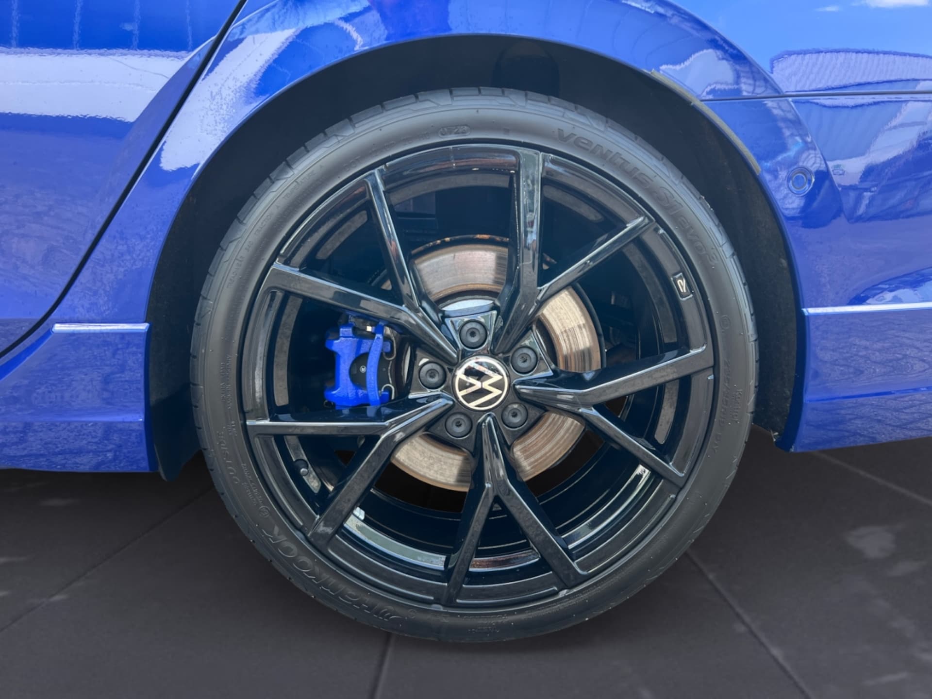 Volkswagen Golf Variant R