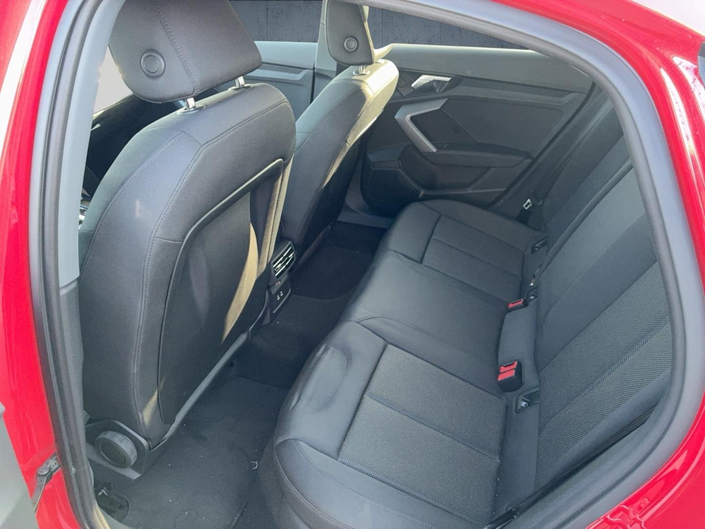 Bild über Audi A3 Limousine advanced 35 TFSI S tronic - für weitere Informationen kontaktieren Sie den Audi Partner
