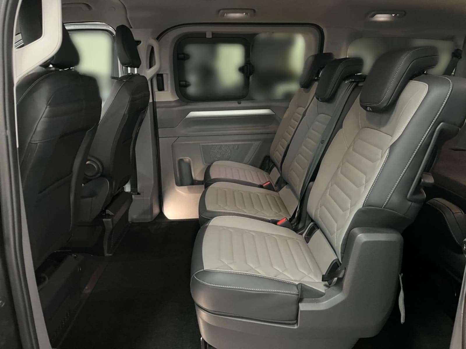 Volkswagen Caravelle – Bild 11