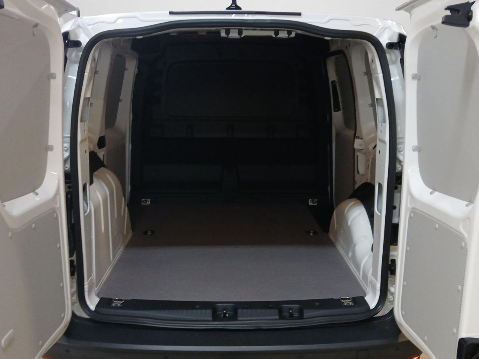 Volkswagen Caddy Cargo – Bild 15