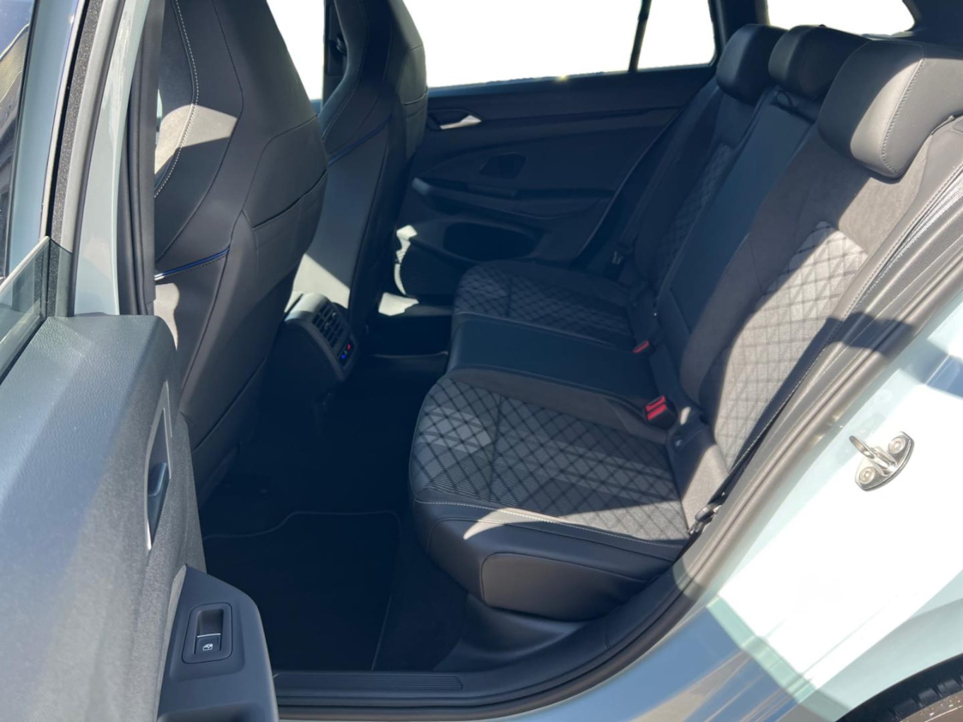 Volkswagen Golf Variant R-Line