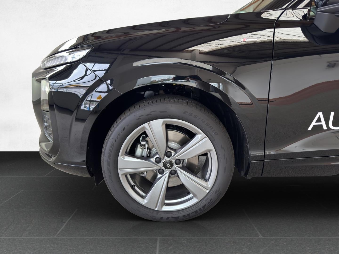 Bild über Audi Q3 SUV TDI 110 kW S tronic - für weitere Informationen kontaktieren Sie den Audi Partner