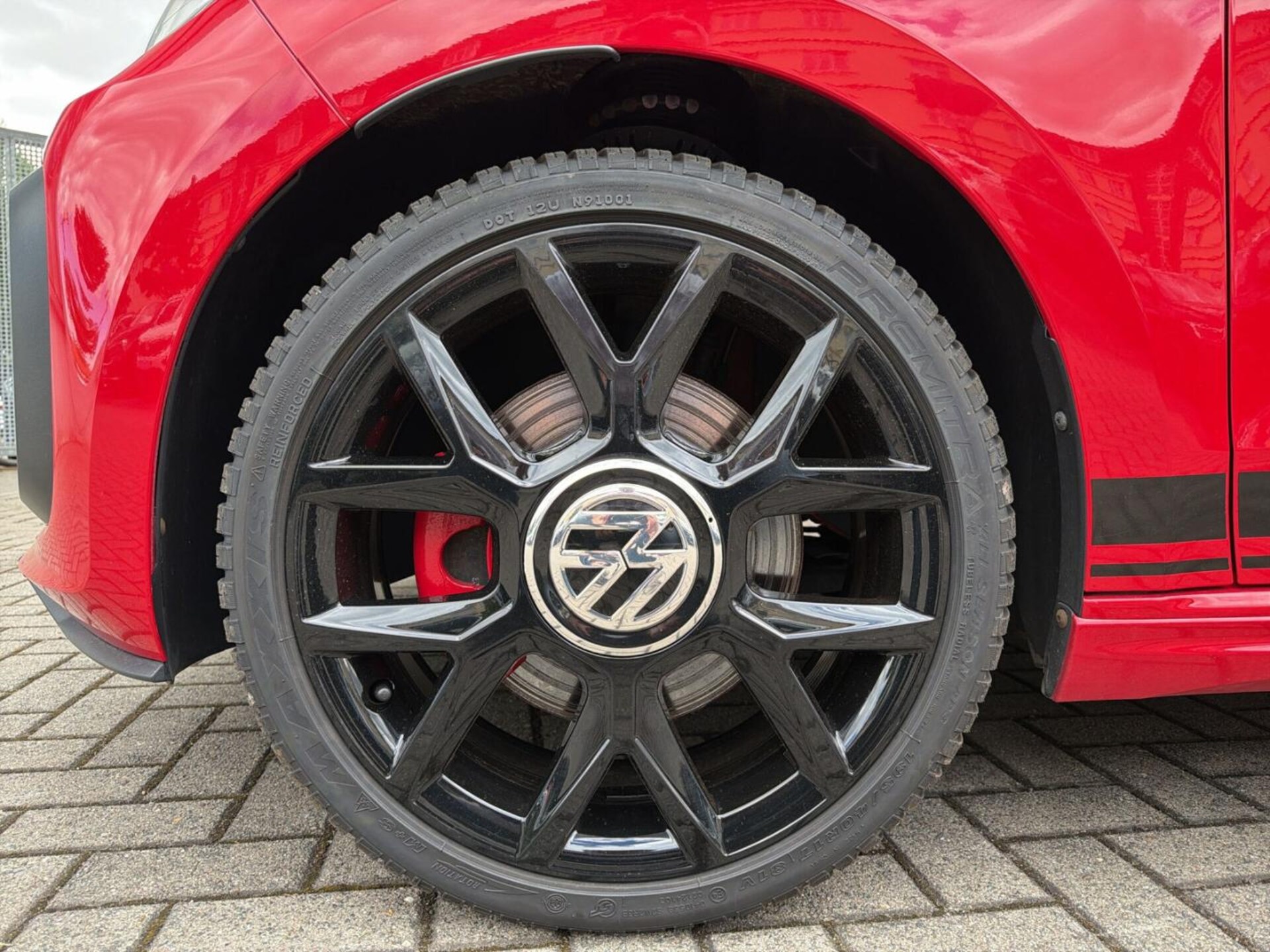 Volkswagen up! GTI