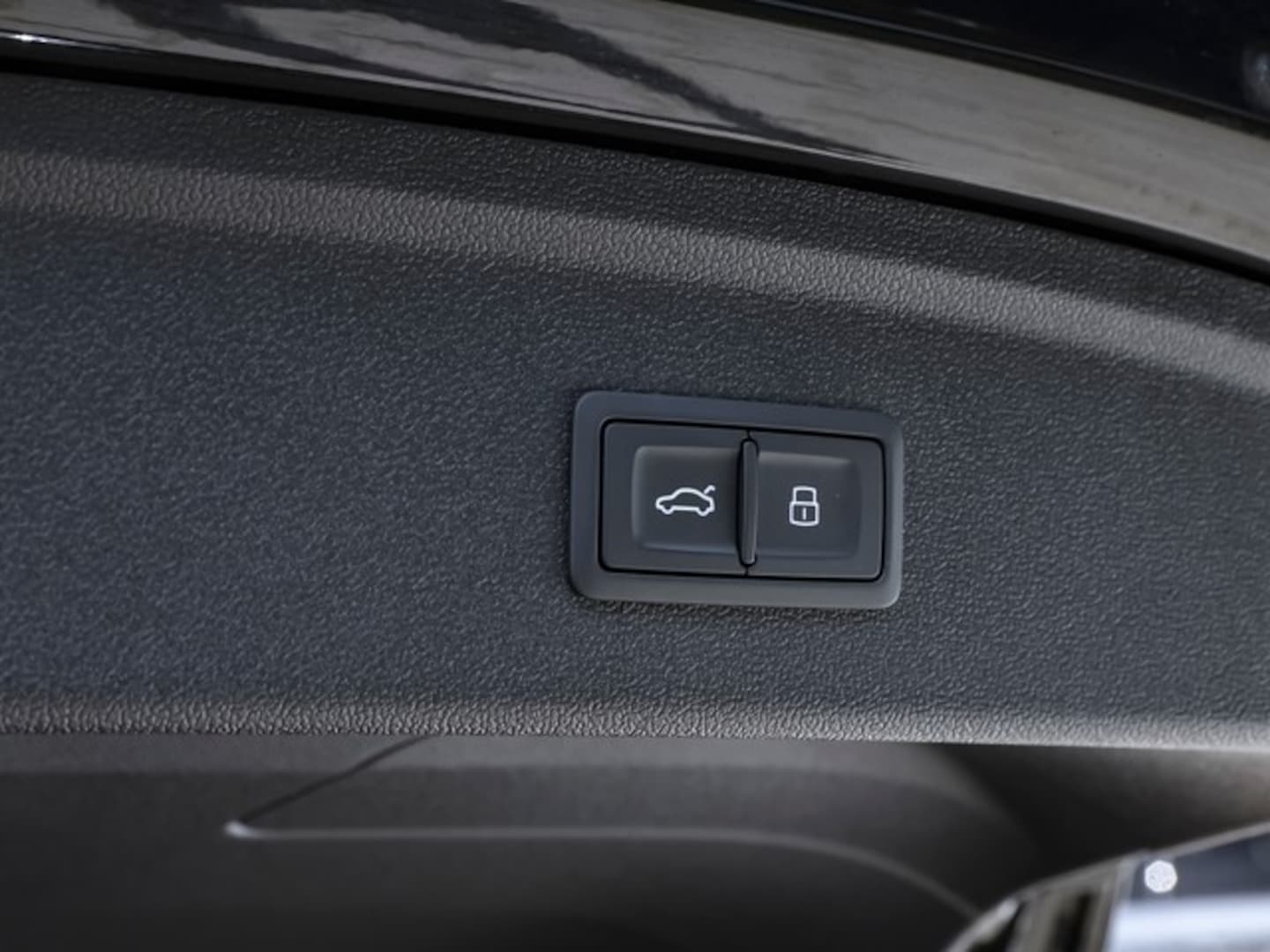 Bild über Audi A3 Sportback S line 40 TFSI quattro S tronic - für weitere Informationen kontaktieren Sie den Audi Partner
