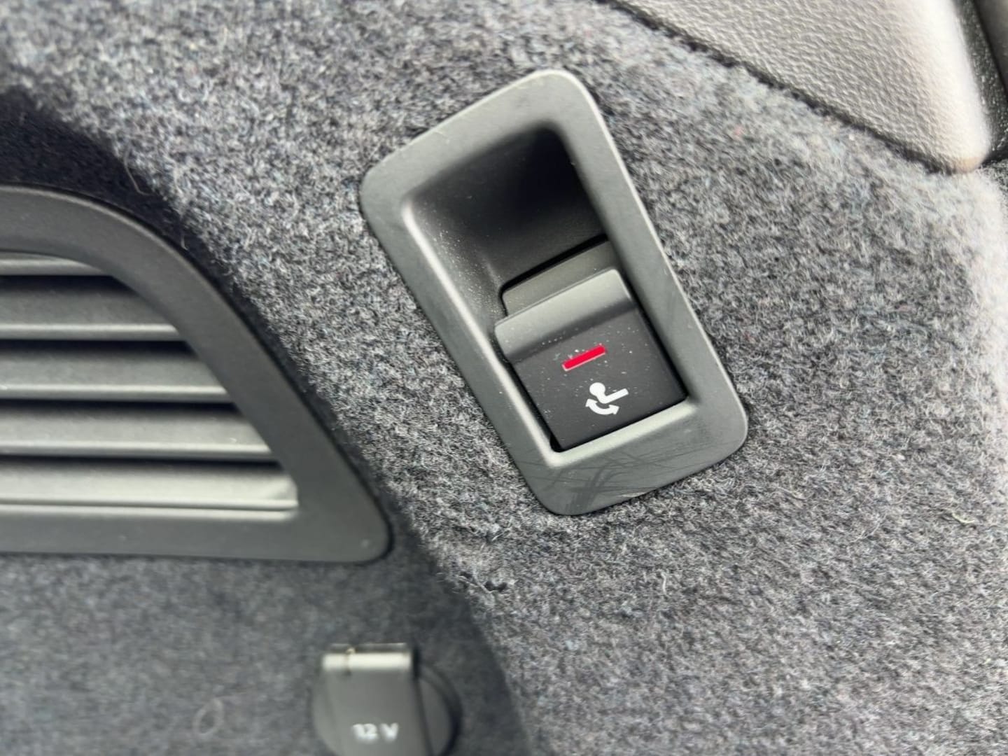 Bild über Audi A6 Avant TDI 150 kW S tronic - für weitere Informationen kontaktieren Sie den Audi Partner