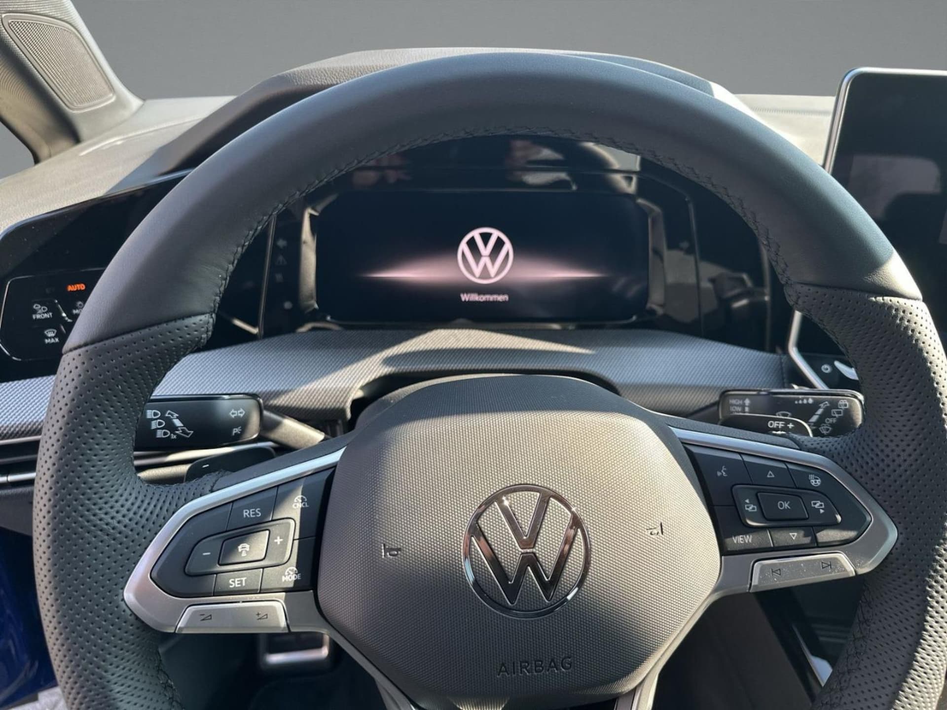 Volkswagen Golf R-Line