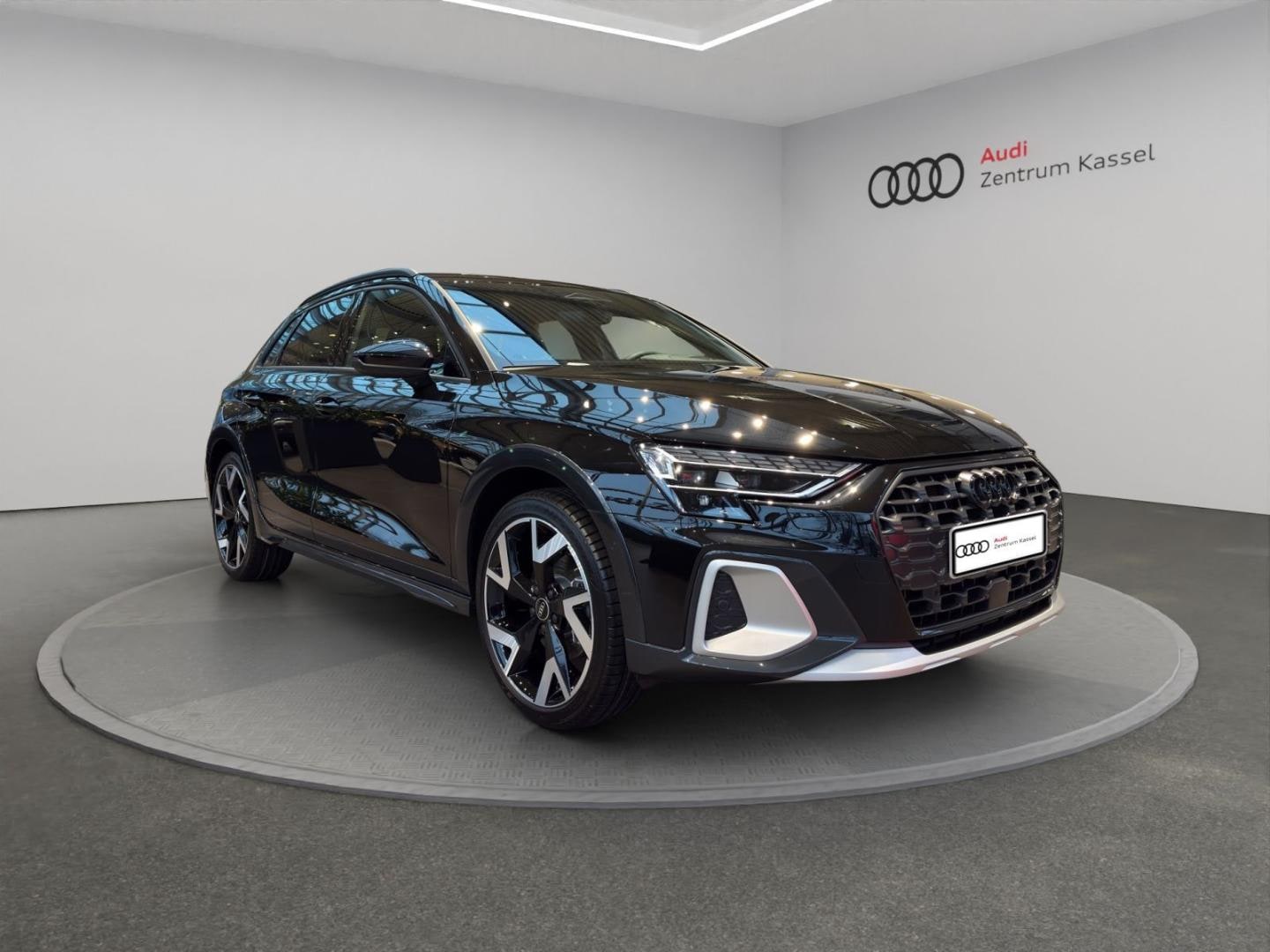Bild über Audi A3 allstreet TFSI 110 kW S tronic - für weitere Informationen kontaktieren Sie den Audi Partner