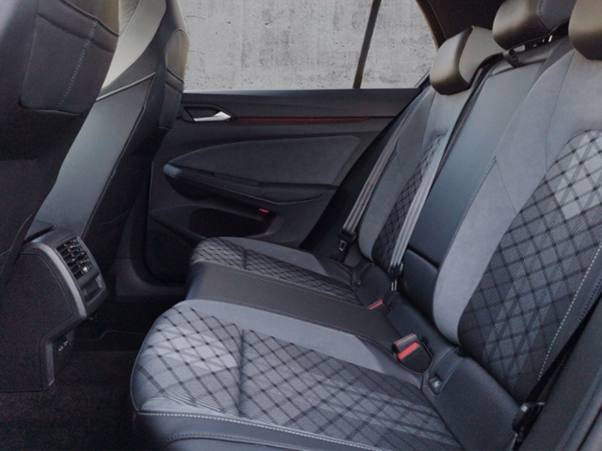 Volkswagen Golf R-Line