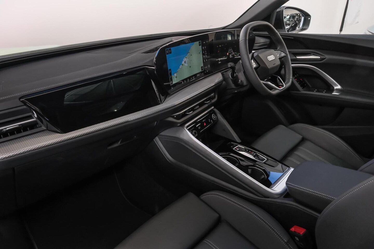 Image about Audi Q5 SUV TDI quattro 150 kW sport