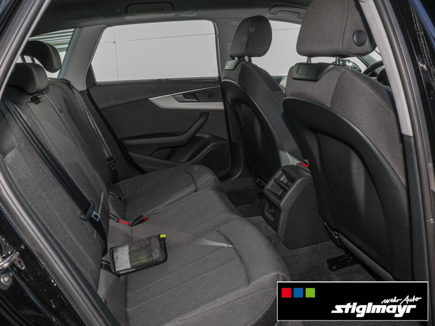 Bild über Audi A4 Avant 35 TFSI S tronic - für weitere Informationen kontaktieren Sie den Audi Partner