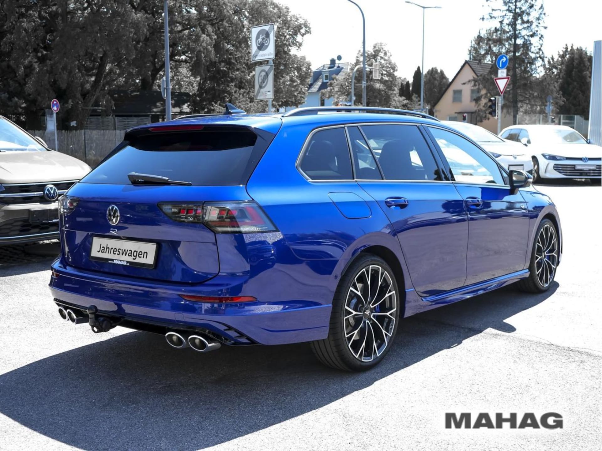 Volkswagen Golf Variant R
