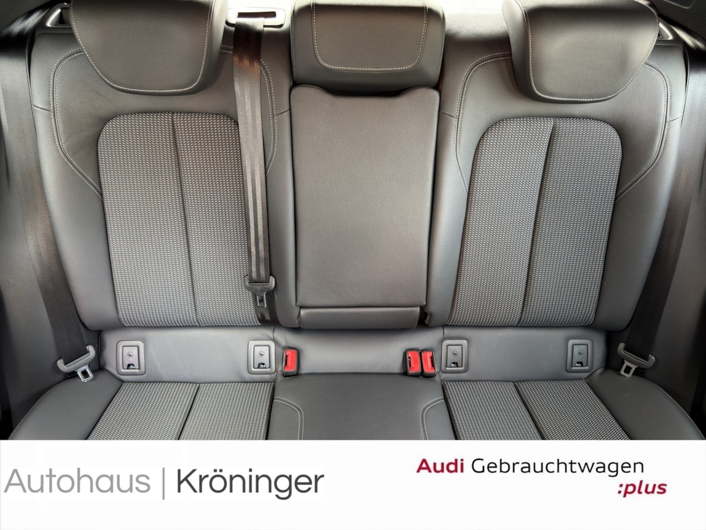 Bild über Audi SQ2 TFSI quattro S tronic - für weitere Informationen kontaktieren Sie den Audi Partner