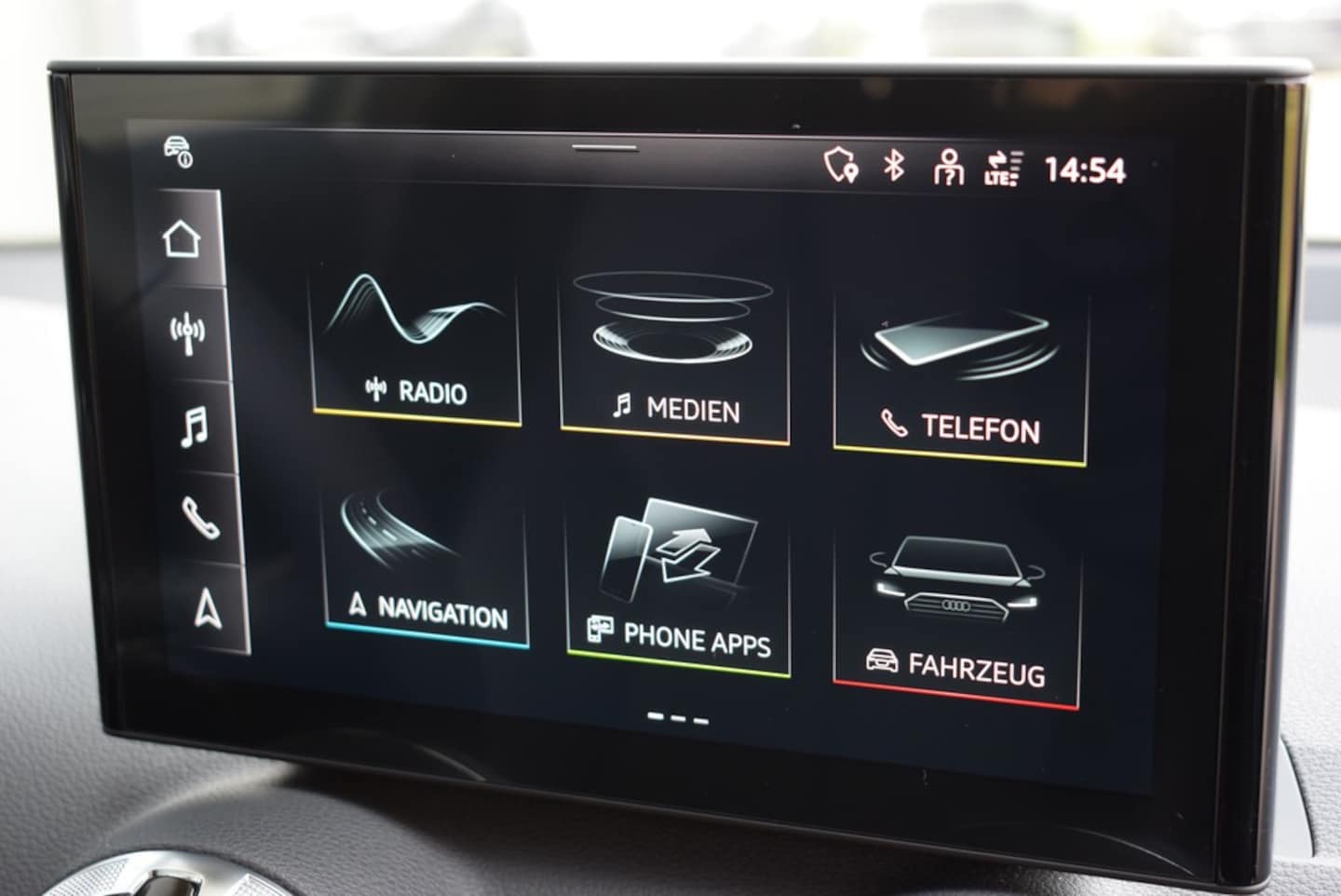 Bild über Audi Q2 S line 35 TFSI S tronic - für weitere Informationen kontaktieren Sie den Audi Partner