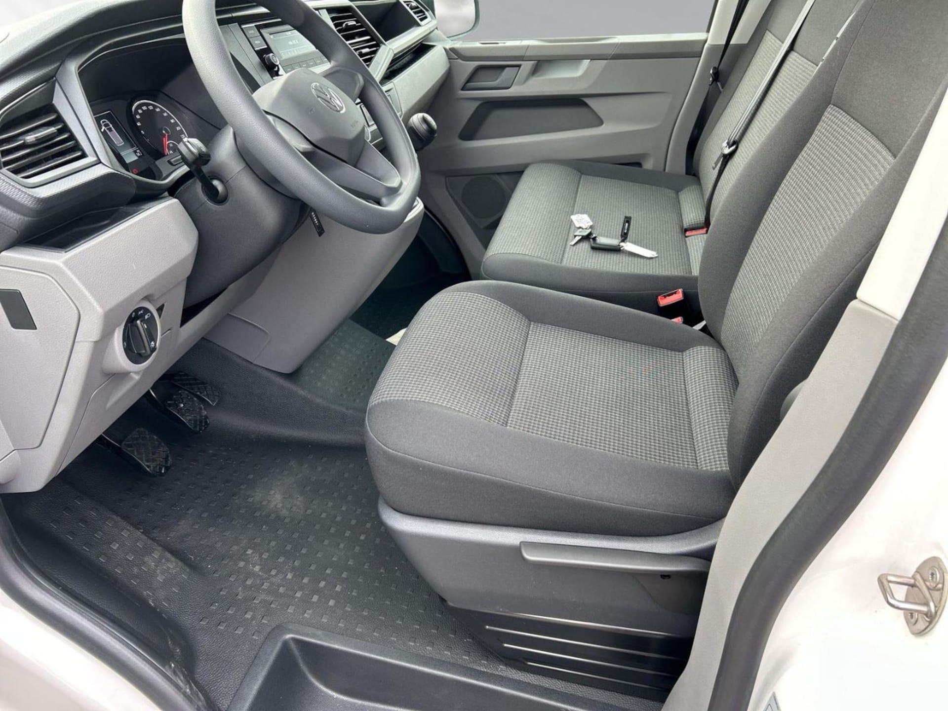 Volkswagen T6.1 Transporter Kombi kurzer Radstand