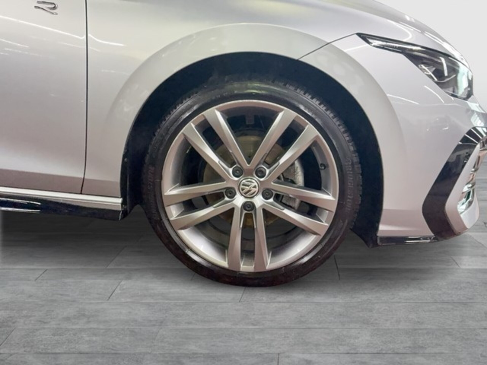Volkswagen Golf R-Line