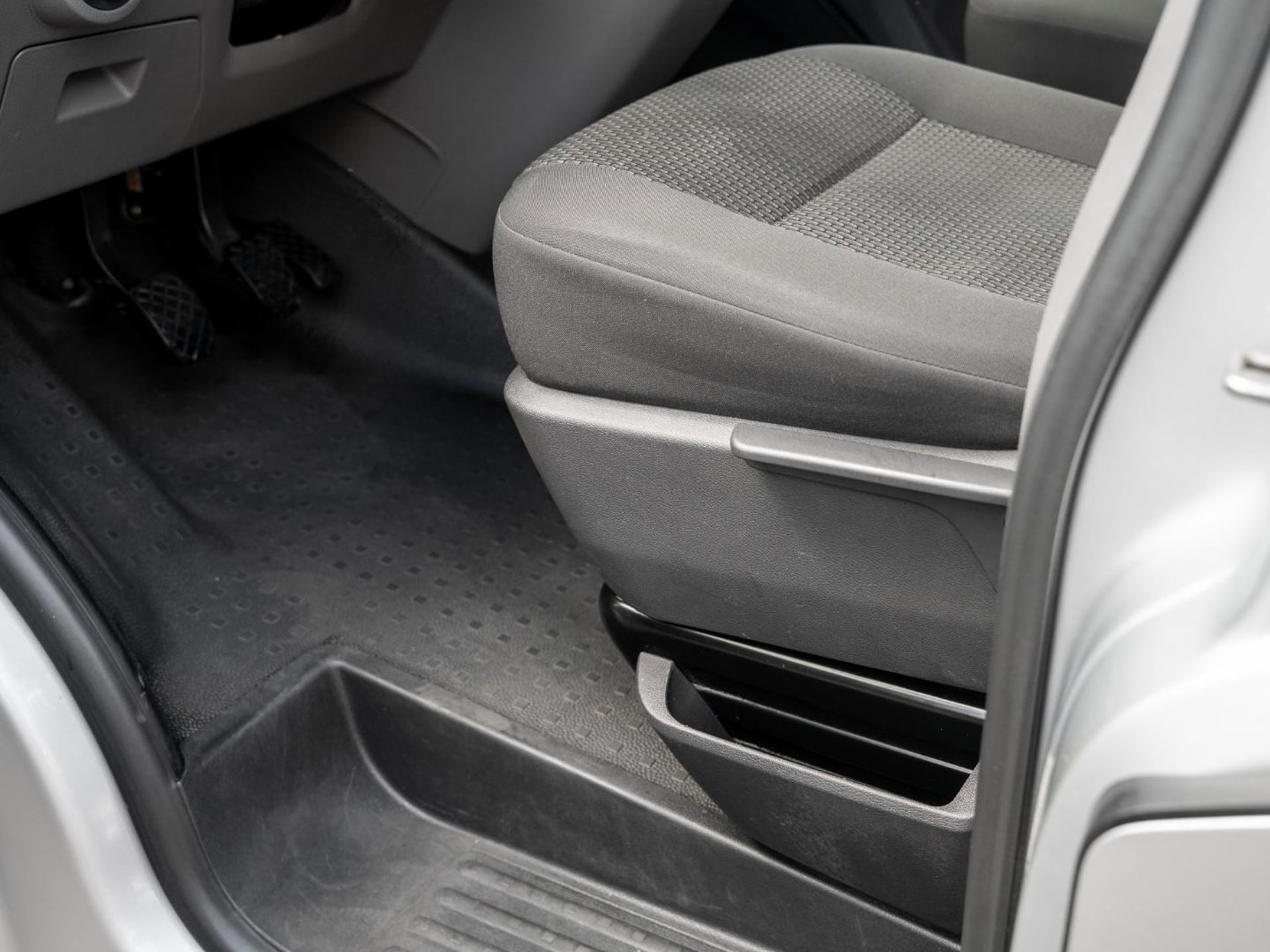 Volkswagen T6.1 Transporter Kasten langer Radstand