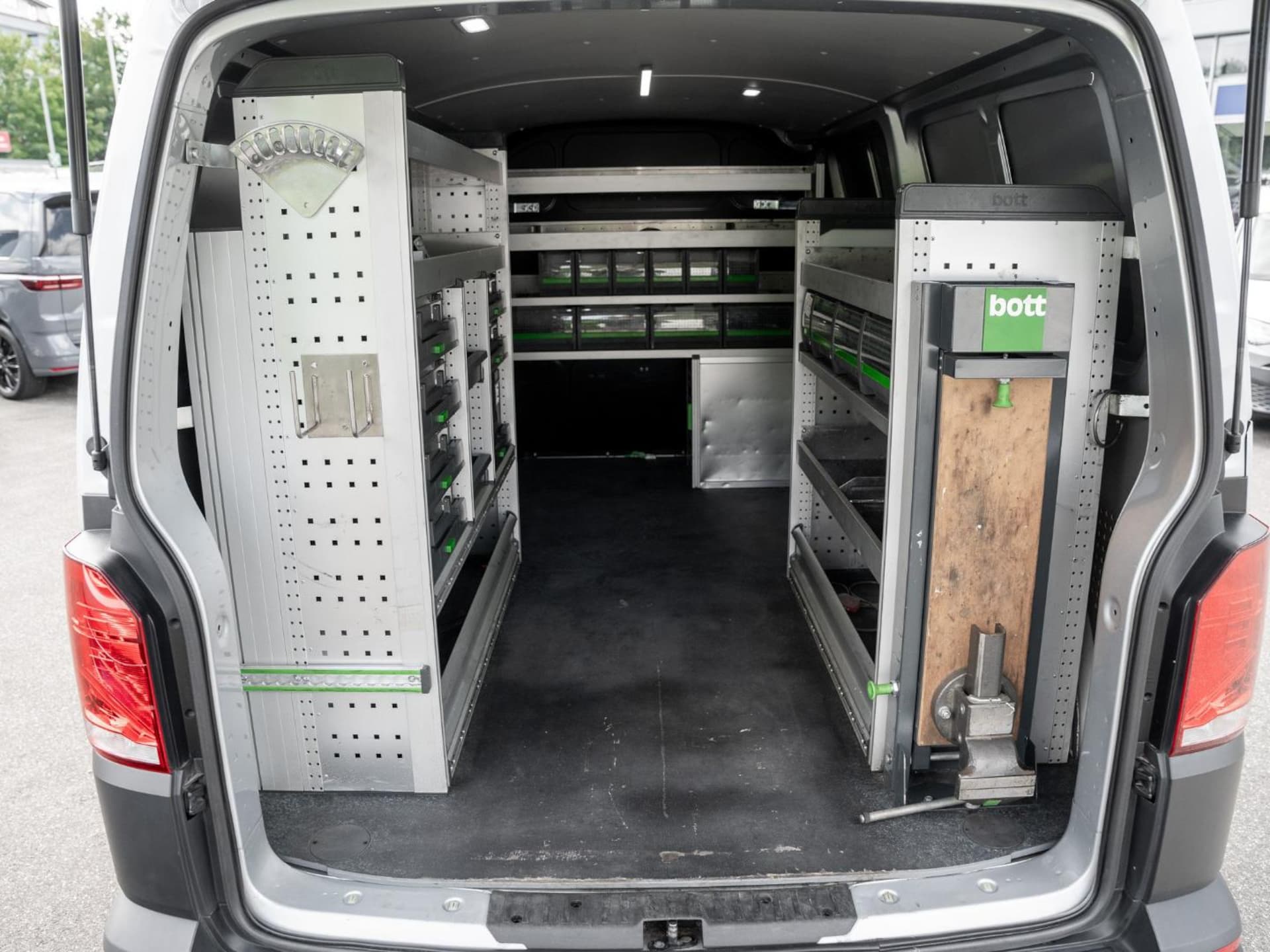Volkswagen T6.1 Transporter Kasten langer Radstand