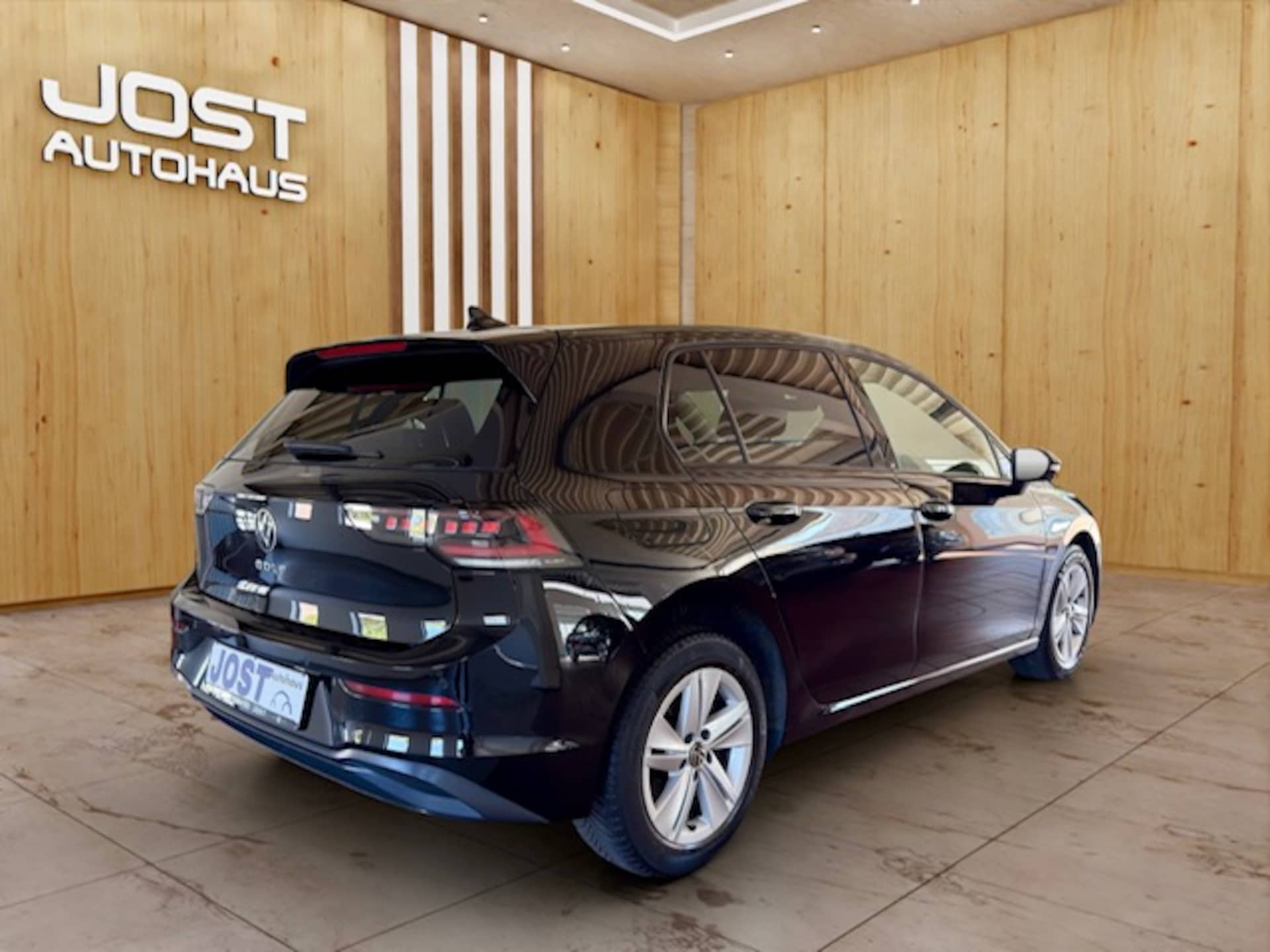 Volkswagen Golf Life