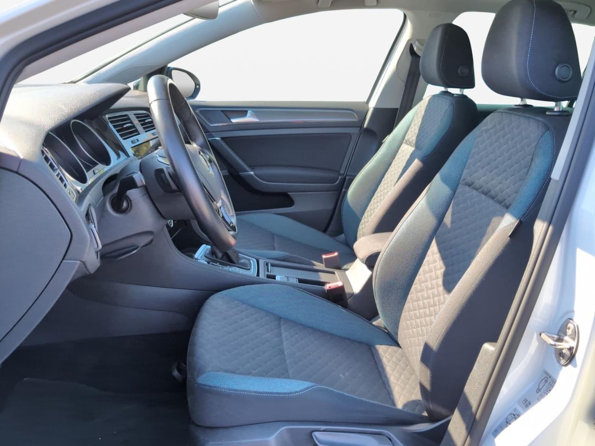 Volkswagen Golf IQ.DRIVE