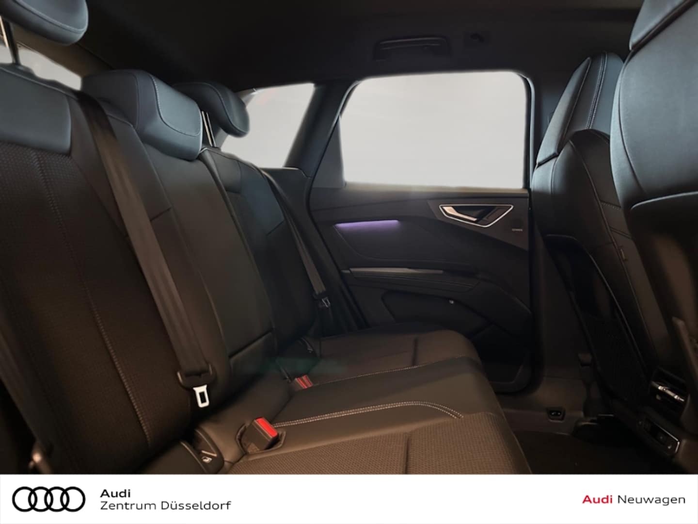 Bild über Audi Q4 SUV e-tron e-tron performance 210 kW - für weitere Informationen kontaktieren Sie den Audi Partner