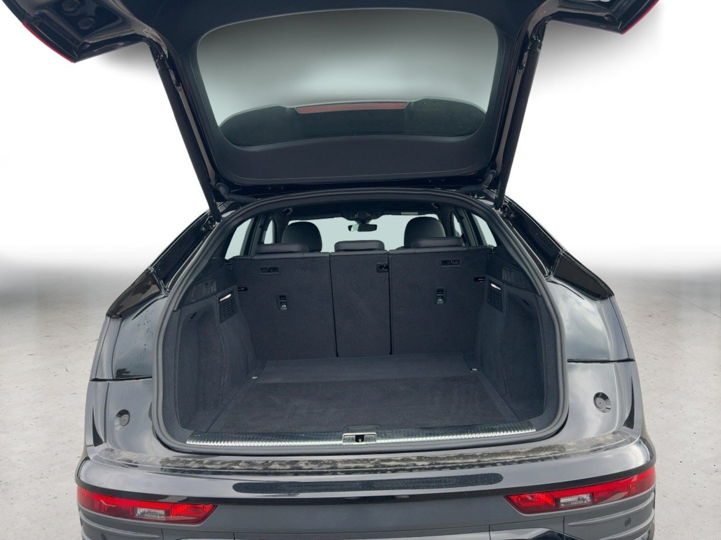Bild über Audi Q5 Sportback 40 TDI quattro S tronic - für weitere Informationen kontaktieren Sie den Audi Partner