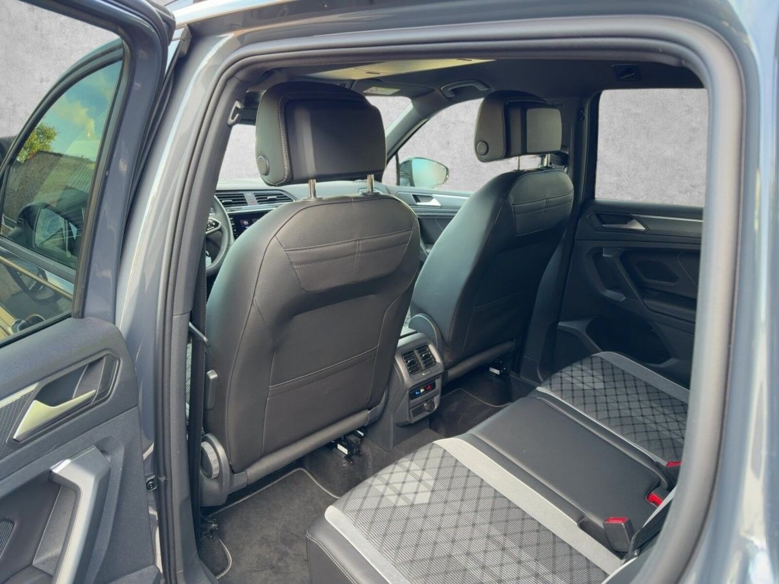 Volkswagen Tiguan – Bild 17