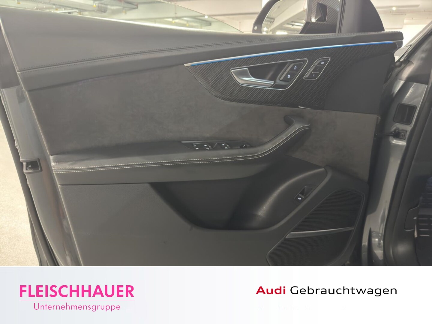 Image about Audi SQ8 SQ8 TDI 320(435) kW(PS) tiptronic