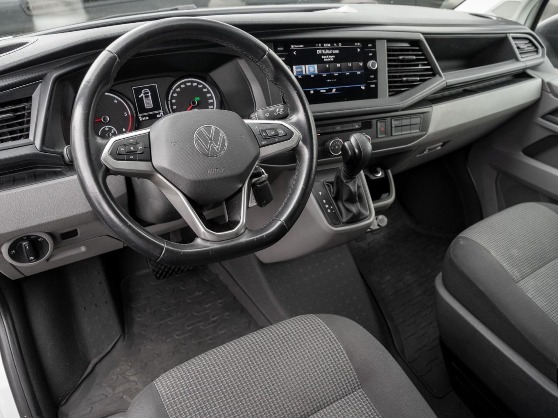 Volkswagen T6.1 Transporter Kasten langer Radstand