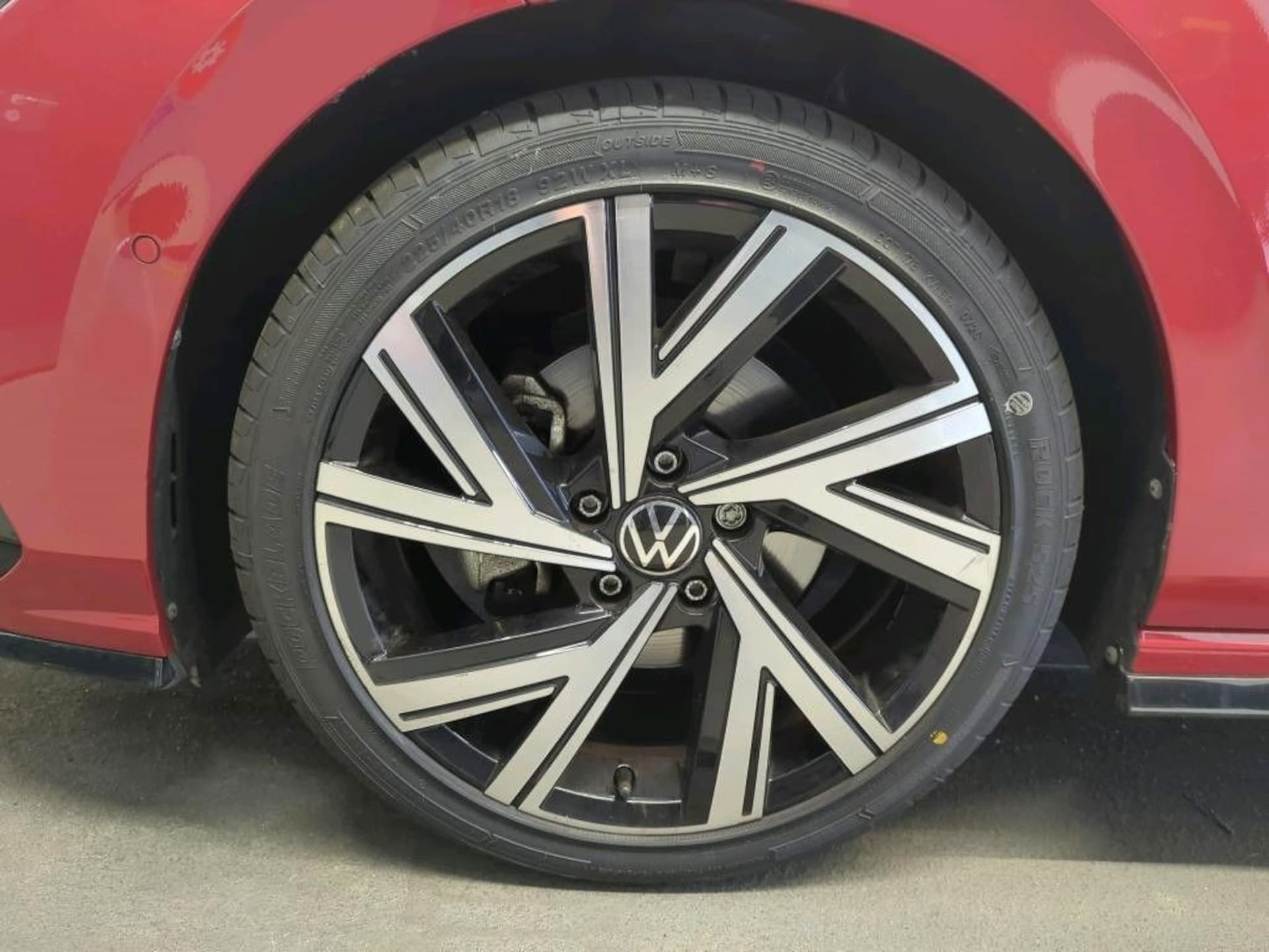 Volkswagen Golf R-Line