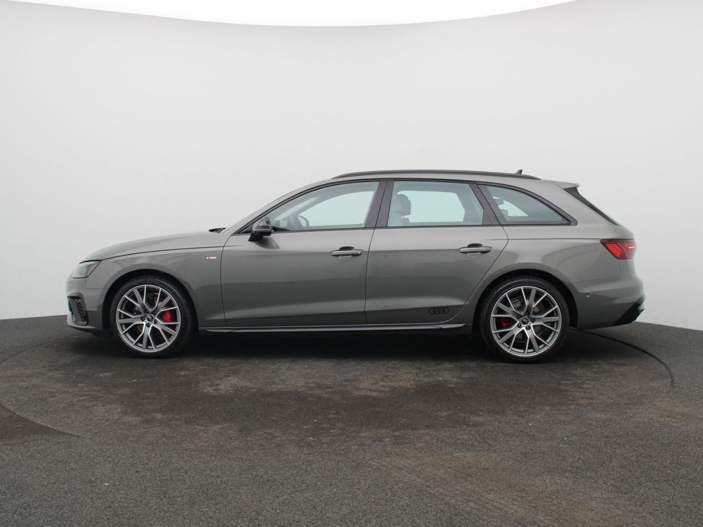Image about Audi A4 Avant S line 40 TDI quattro S tronic