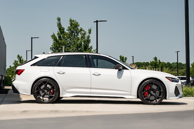 2025 Audi RS6 Avant performance