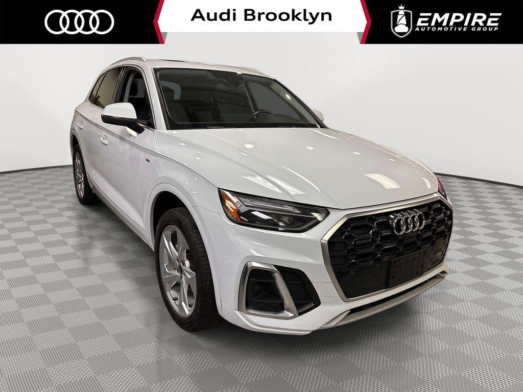 2023 Audi Q5 45 Premium Plus's photo