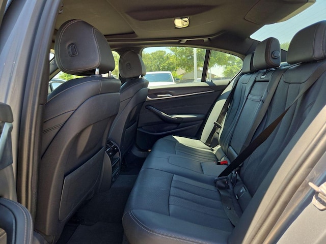 2023 BMW 5 Series 530i - Photo 13
