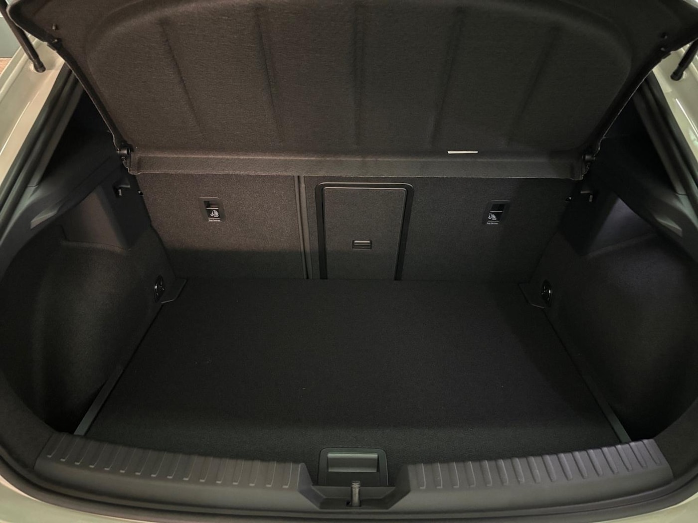 CUPRA Leon Sportstourer 1.5 eTSI DSG 110 kW (150 CV) — photo 7