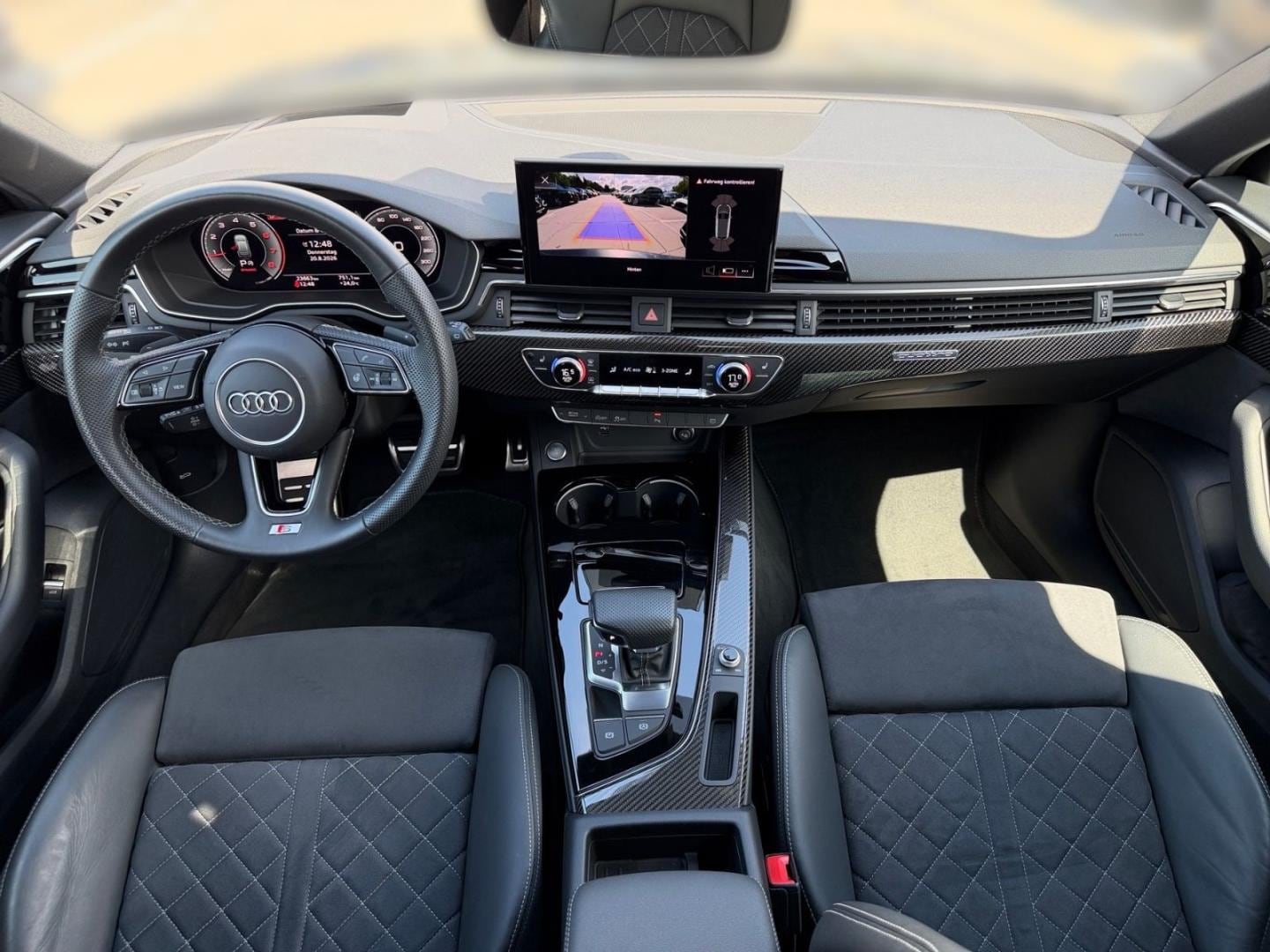 Bild über Audi A4 Avant S line 40 TFSI quattro S tronic - für weitere Informationen kontaktieren Sie den Audi Partner