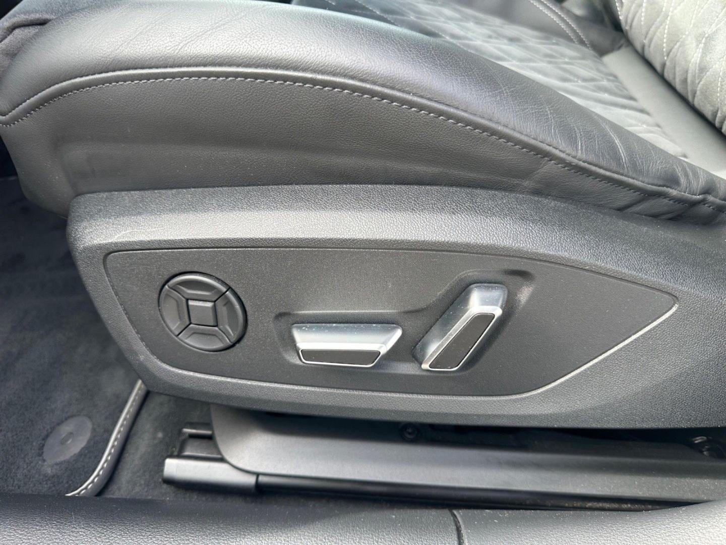 Bild über Audi S6 Avant TDI quattro tiptronic - für weitere Informationen kontaktieren Sie den Audi Partner